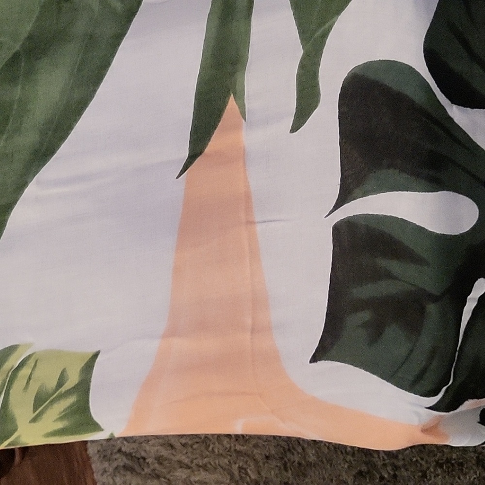 Sarong 6' 3" X 3' 8" green white peach - GUC